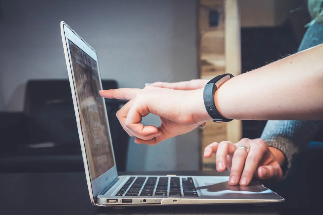 Hogyan Legyél Sikeres és Tisztességes webdesigner? Webdesigner munka közben
